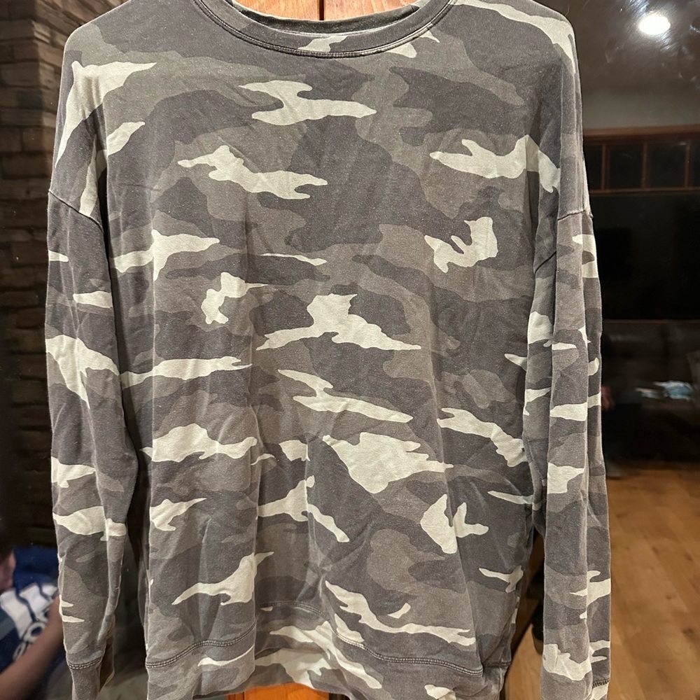 Athleta Women's Gray Camouflage Long Sleeve Tee
